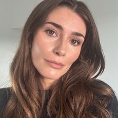 A selfie of Eleanor Vousden wearing the Garnier Sorbet vitamin C moisturiser