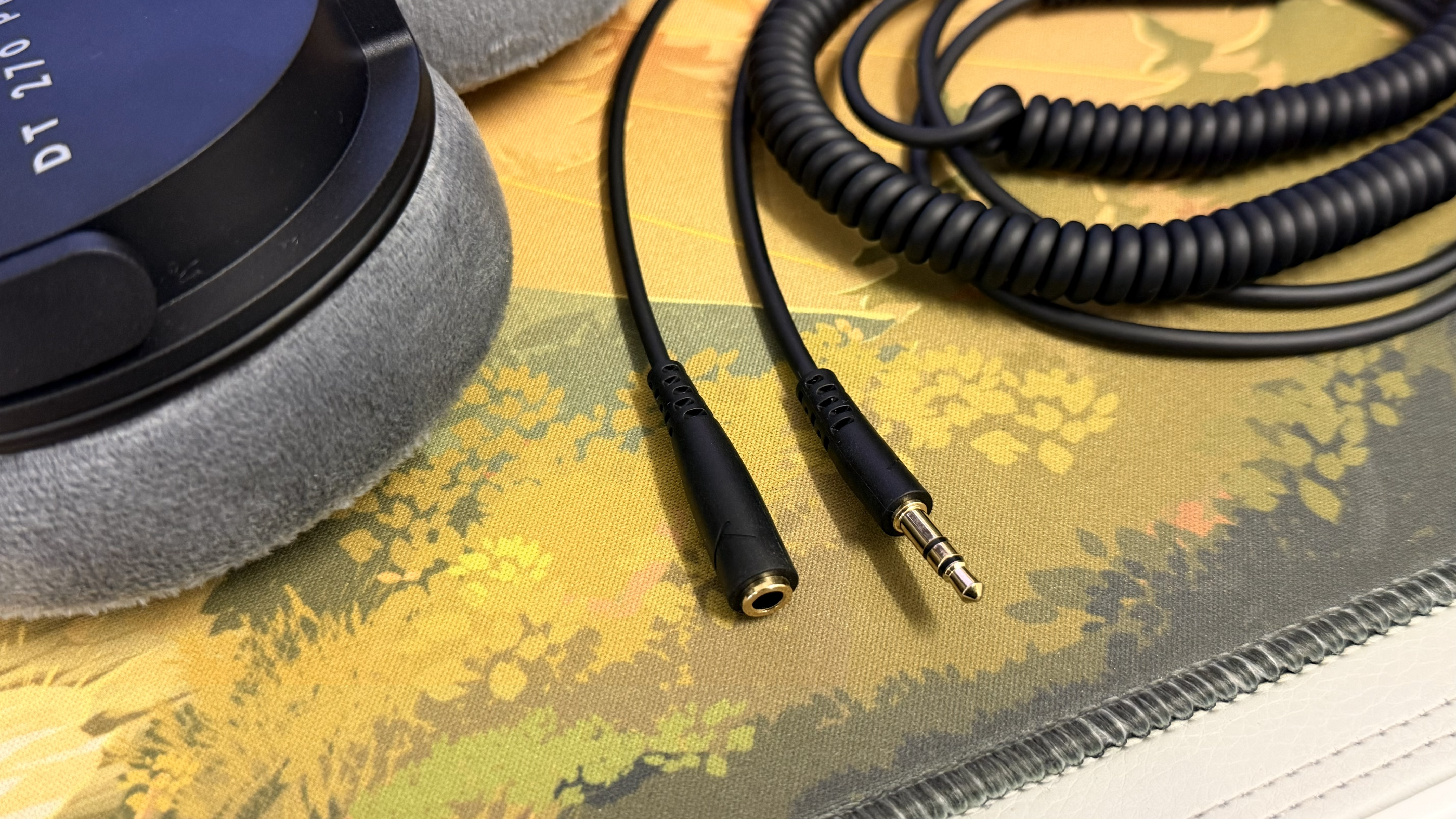 Beyerdynamic DT 270 Pro headphones