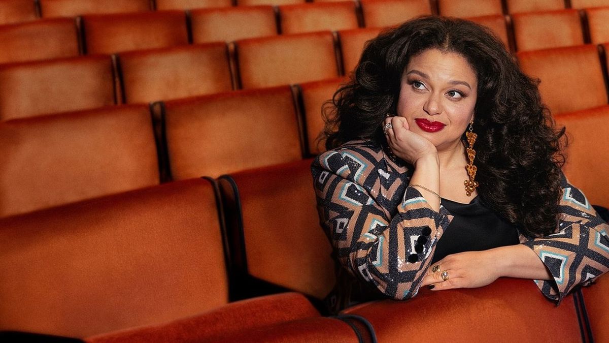 Michelle Buteau làm nên lịch sử với chương trình đặc biệt mới của cô ấy trên Netflix, ra mắt hôm nay