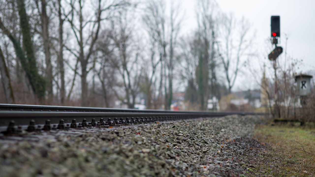 Railway red light