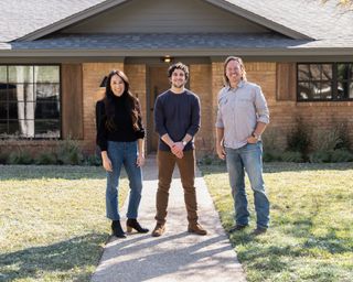 joanna and chip gaines on fixer upper
