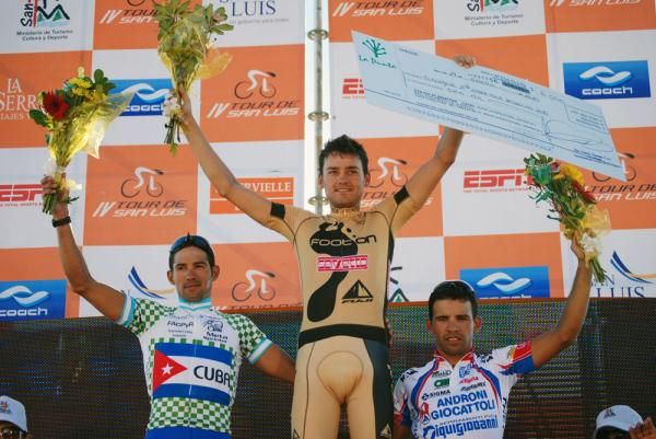 The stage two podium: Arnols Alcolea (2nd, Team Cuba), Rafael Falls (1st, Footon-Servetto) and Jackson Rodriguez (3rd, Androni-Giocattoli)