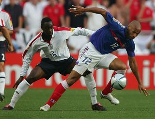 Euro 2004 in Portugal, Vorrunde / Gruppe B / Spiel 4, Lissabon; Frankreich - England ( FRA - ENG) 2:1; Ledley KING / ENG, Thierry HENRY / FRA