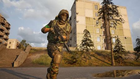 Wardogs soldier running 