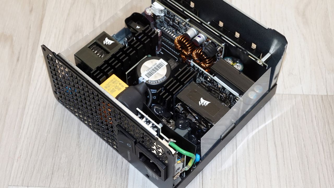 Corsair RM1000e 2026 (ThermalProtect)