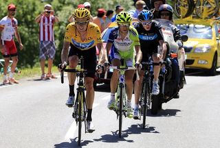 Sky teammates Bradley Wiggins and Chris Froome have neutralised the attack of Vincenzo Nibali on the final climb.