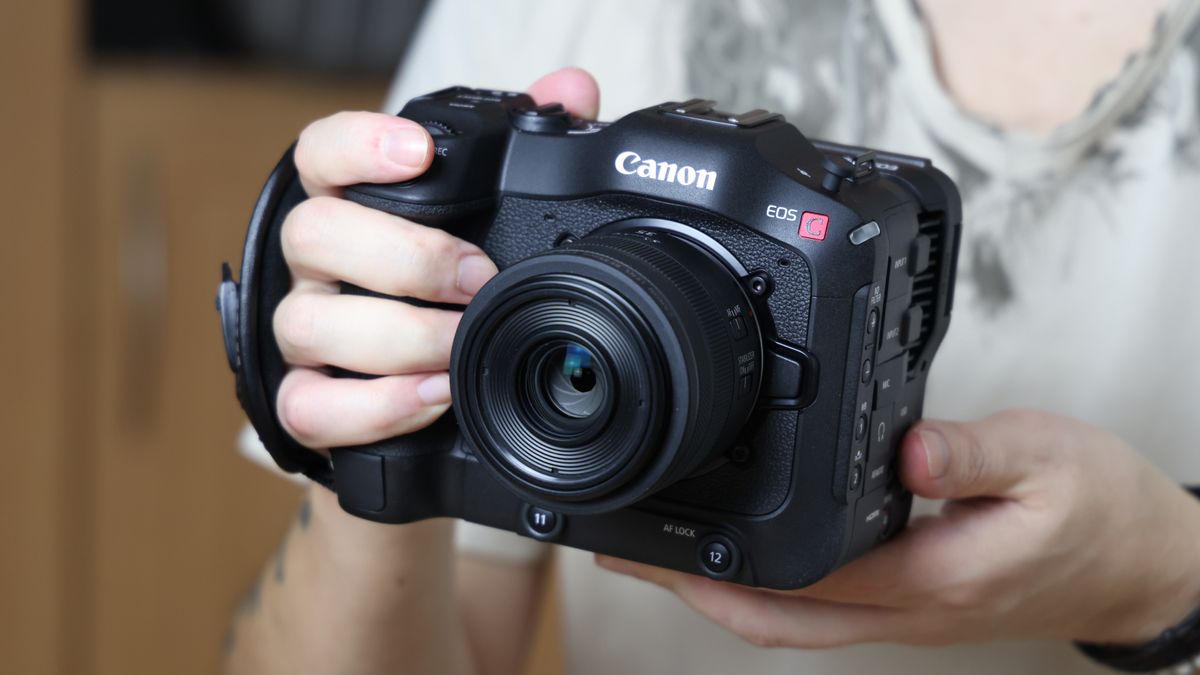 Canon EOS C70 gets a firmware update to improve AF with cinema and RF