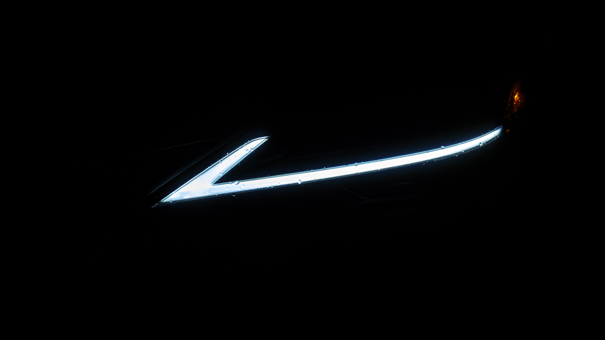 2026 Lexus RX 450h+ review.