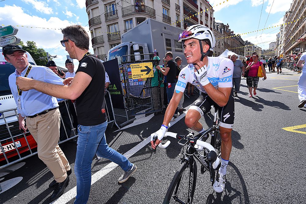 Best young rider Julian Alaphilippe (Etixx-QuickStep) congratulates Marcel Kittel on his victory