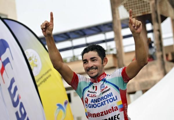 Jose Serpa (Androni Giocattoli) celebrates his win