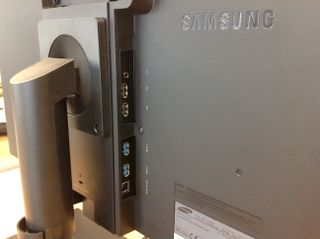 Samsung 24in 24A650X - back