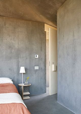 Mork-Ulnes Architects concrete house bedroom