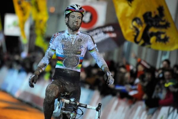World champion Niels Albert (BKCP - Powerplus) celebrates his victory in Diegem.
