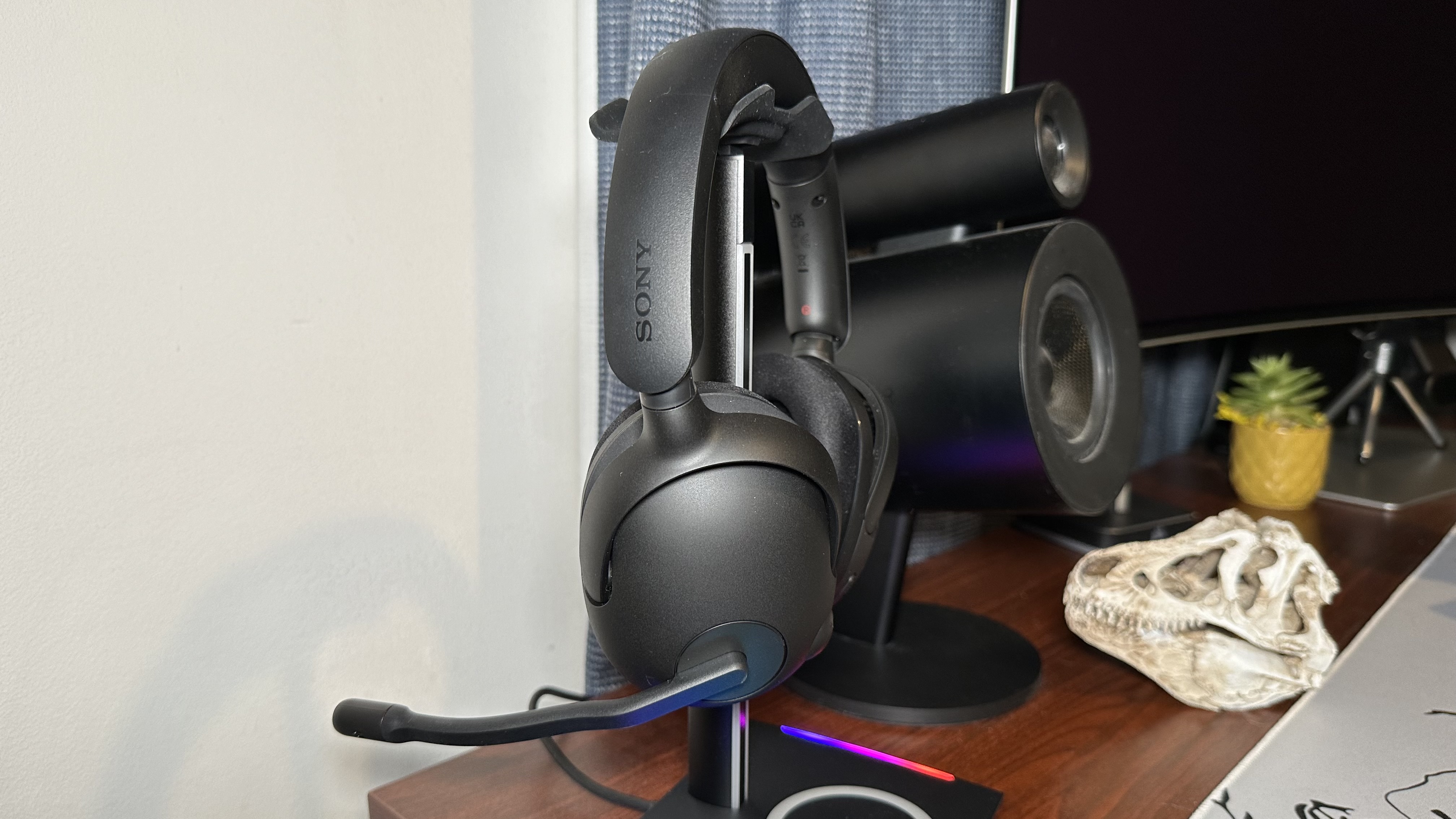 Sony Inzone H5 - on headset stand