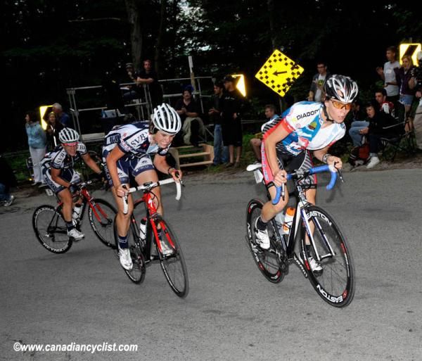 Veronique Fortin (P-K Express/HNZ Strategic.com) and Joelle Numainville on the climb.