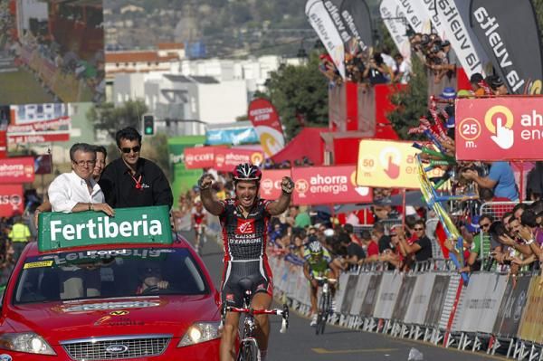 David Lopez (Caisse d'Epargne) wins stage nine in Alcoy, holding off the late charge of Roman Kreuziger (Liquigas - Doimo).