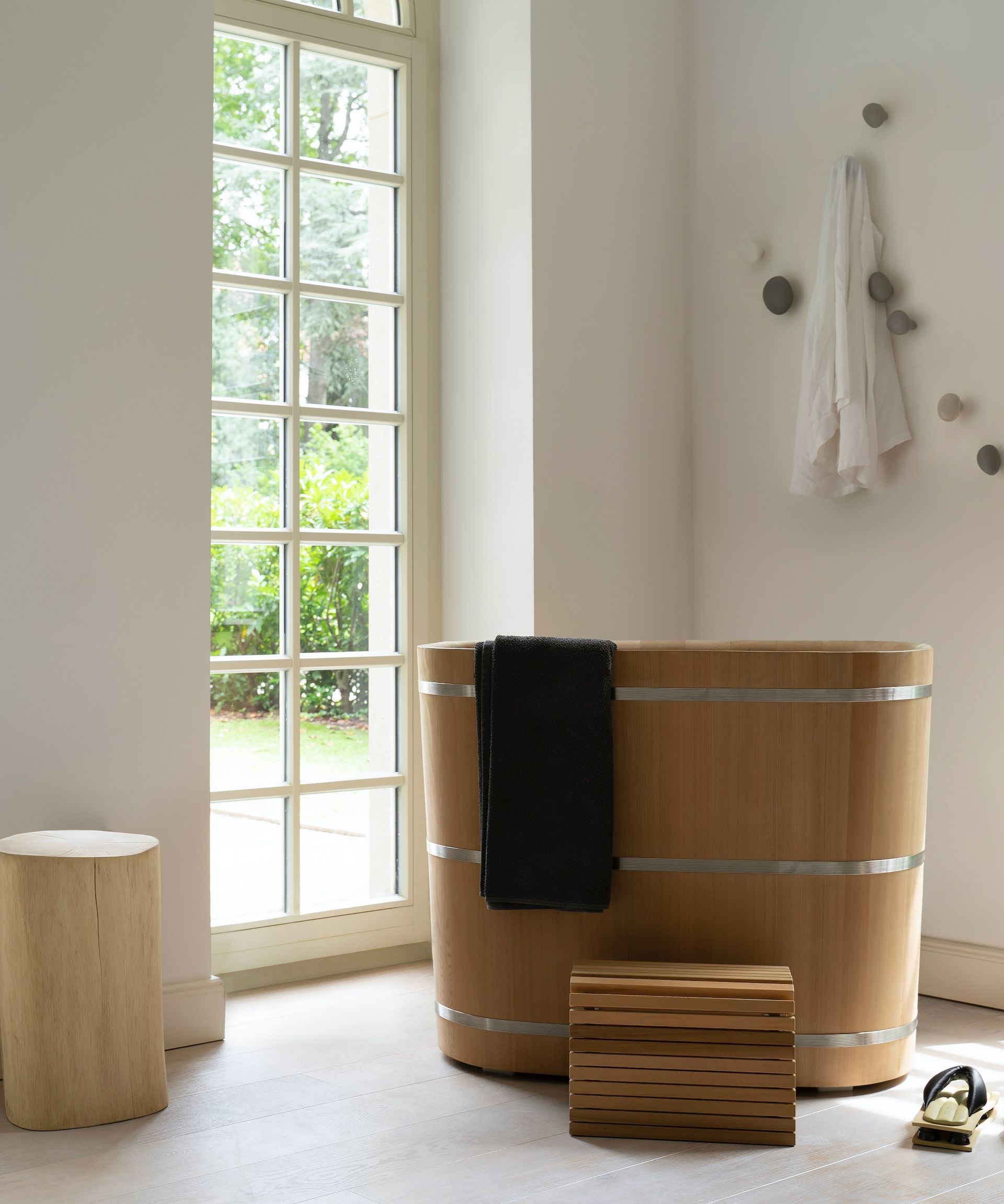 Indigenous Ofuro wooden bath tub