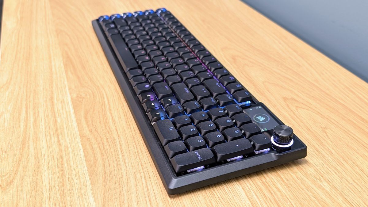 Corsair Vanguard Air 99 Wireless from the right