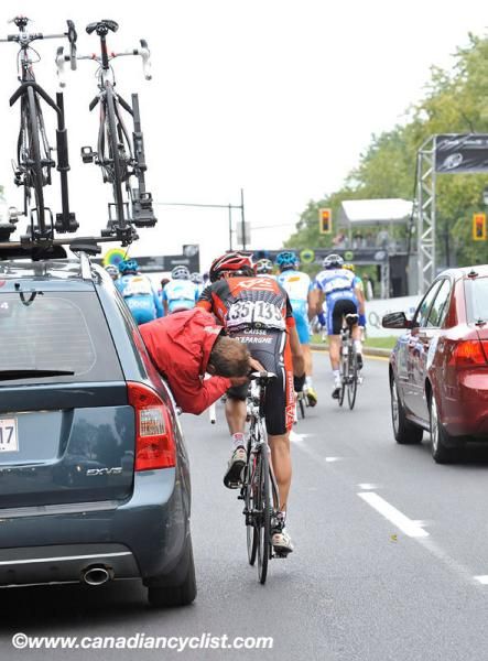 Alberto Losada (Caisse D'Epargne) gets assistance.