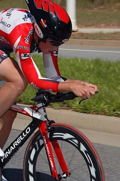 Omer Kem (Bissell) concentrates up the hill.