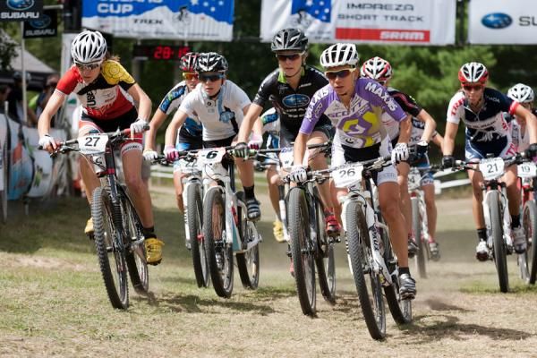 Amanda Sin (Scott 3 Rox Racing) takes the early lead