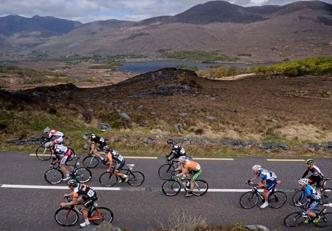 The leading group head through Ladies View, Killarney during the Ras