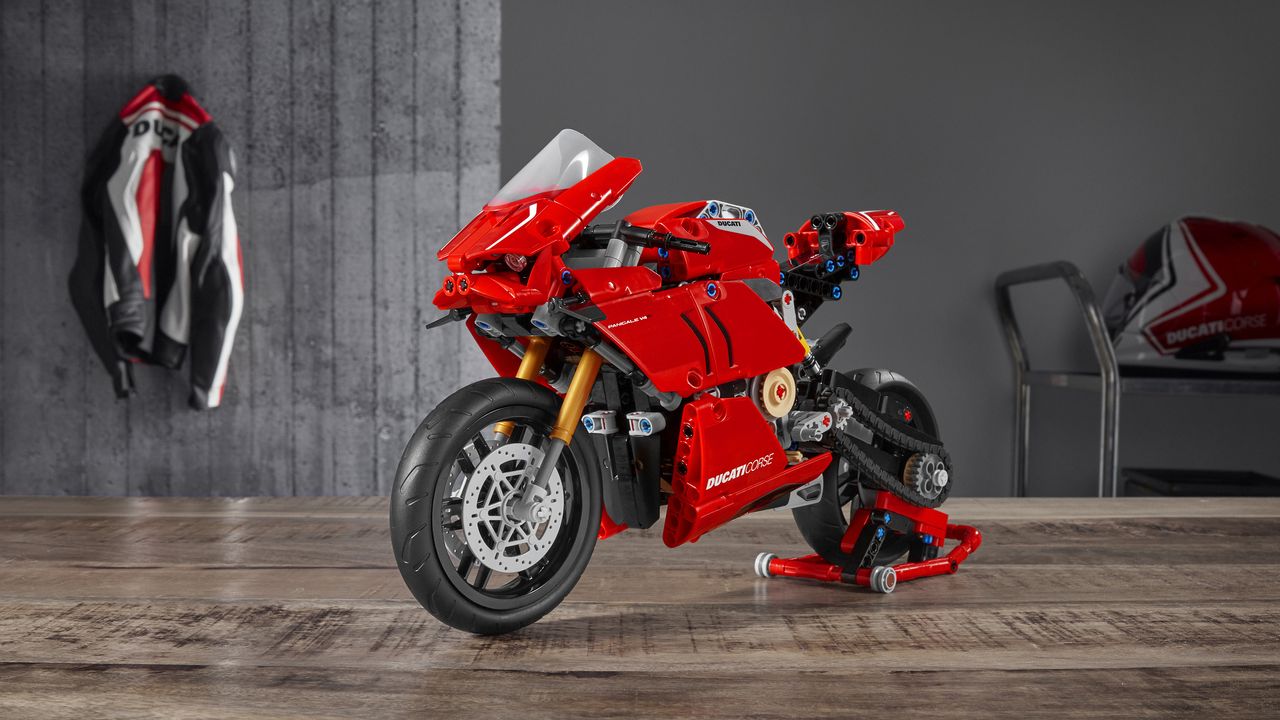 LEGO Technic Ducati Panigale V4 R