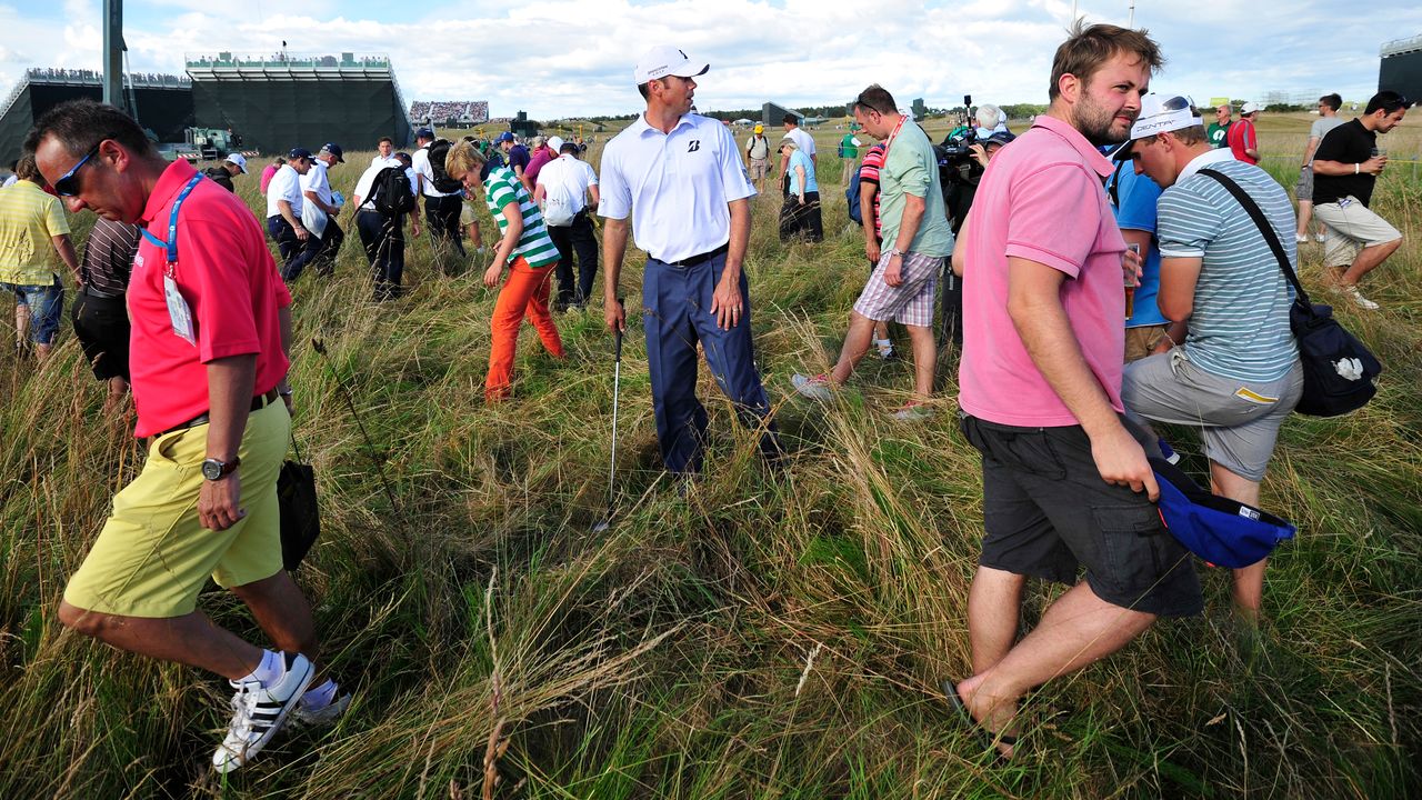 Matt Kuchar looking for a golf ball