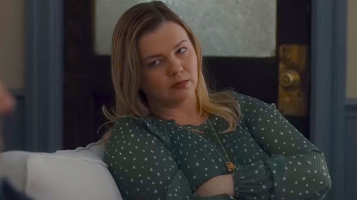 Sisterhood Of The Traveling Shirt? Amber Tamblyn Shares Topless Pic From  First Mammogram To Promote Breast Cancer Awareness | Cinemablend