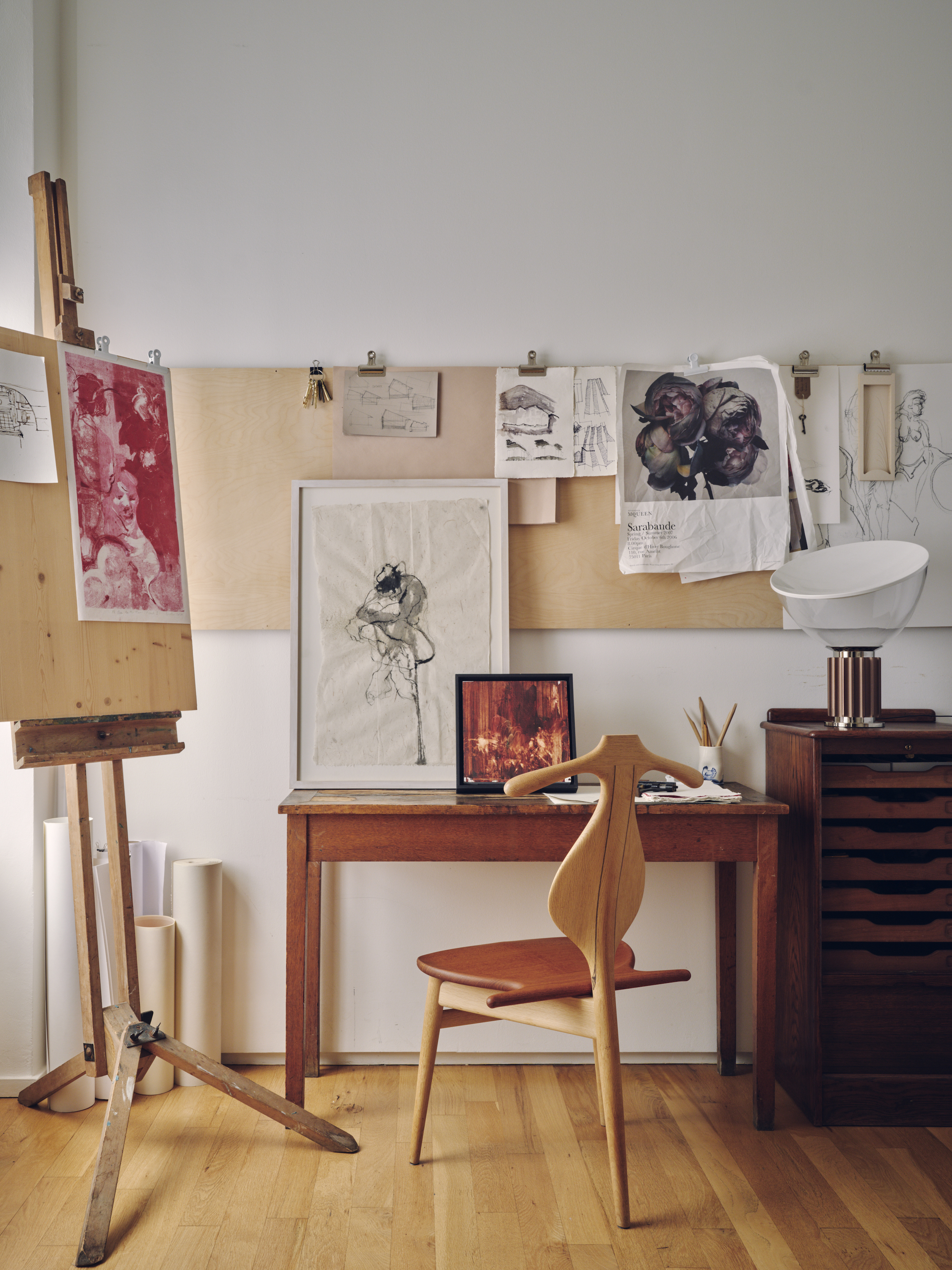 a london apartment by Piercy&amp;amp;Co, titled Apartment 21, with wooden interior and highly crafted details and organic feel