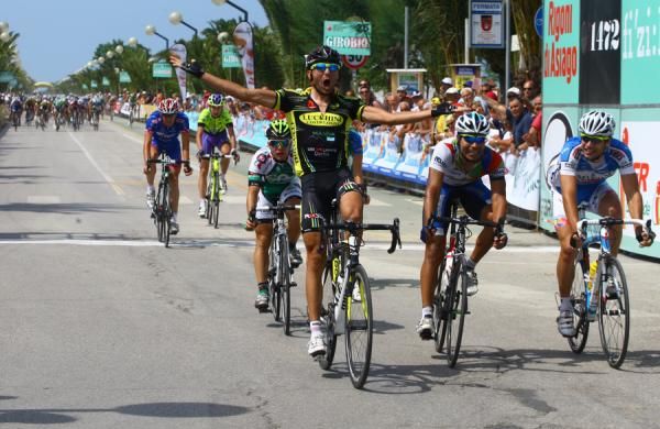Moreno Moser (Team Lucchini Maniva Ski) takes the win in Martinsicuro