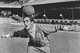 José Torres of Benfica in October 1964.