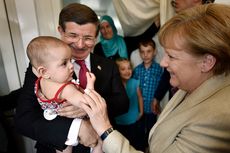 Turkey Prime Minister Ahmet Davutoğlu and German Chancellor Angela Merkel