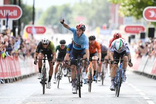 Stage 5 - Tour of Britain: Hayter wins amid sprint chaos on stage 5
