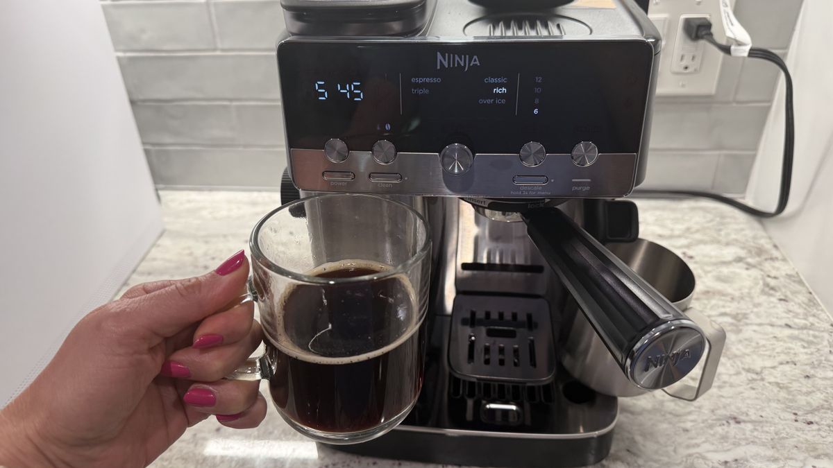 Ninja Luxe Caf&eacute; Mini Espresso Machine