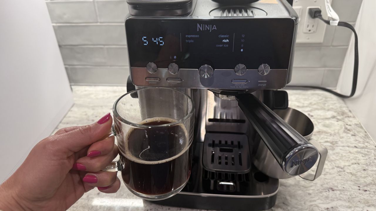 Ninja Luxe Caf&eacute; Mini Espresso Machine