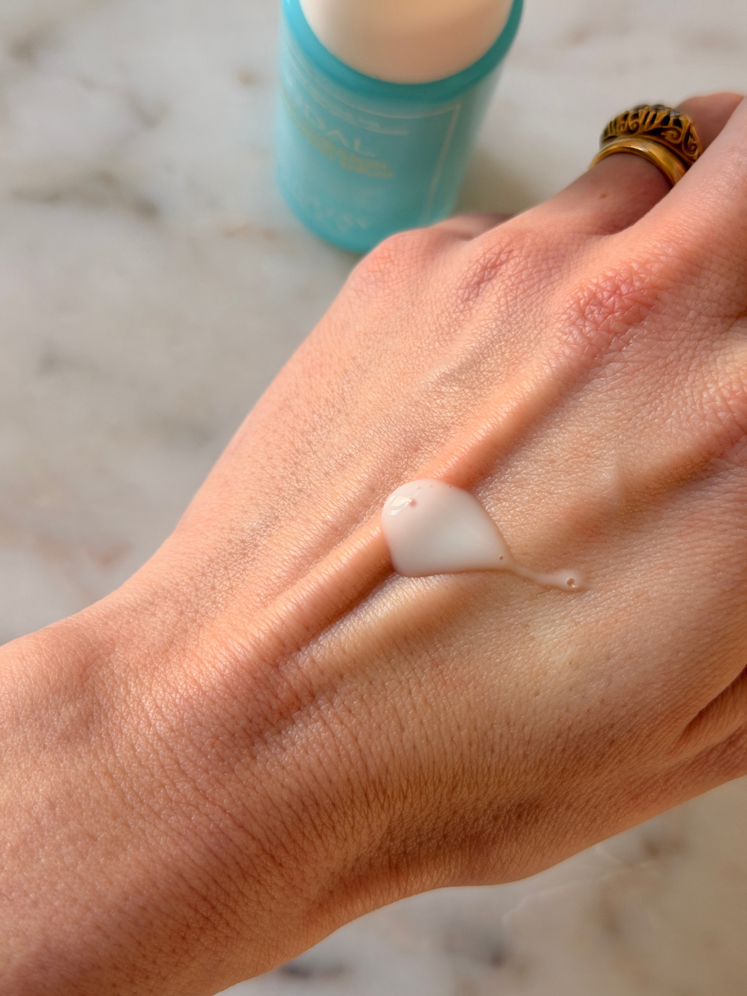 A sample of Sunday Riley Tidal Deep Hydration and Plumping Serum