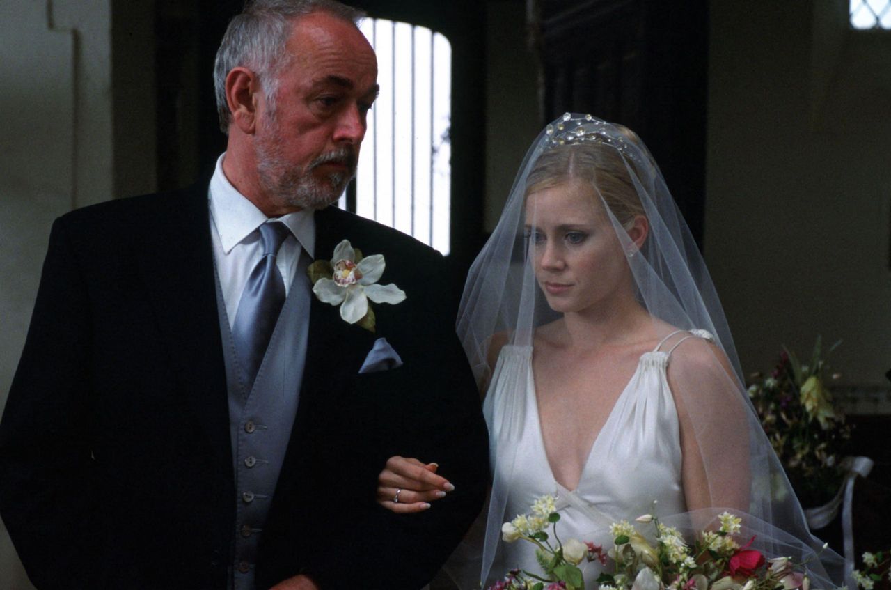 Peter Egan as the father of the bride (Amy Adams) in The Wedding Date
