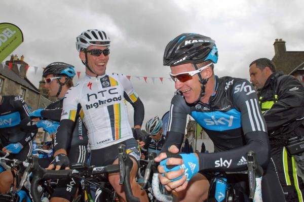 Cavendish lines up next to Australian Michael Rogers