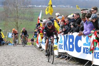 Katarzyna Niewiadoma (Canyon SRAM) chases Tour of Flanders winner Anna van der Breggen
