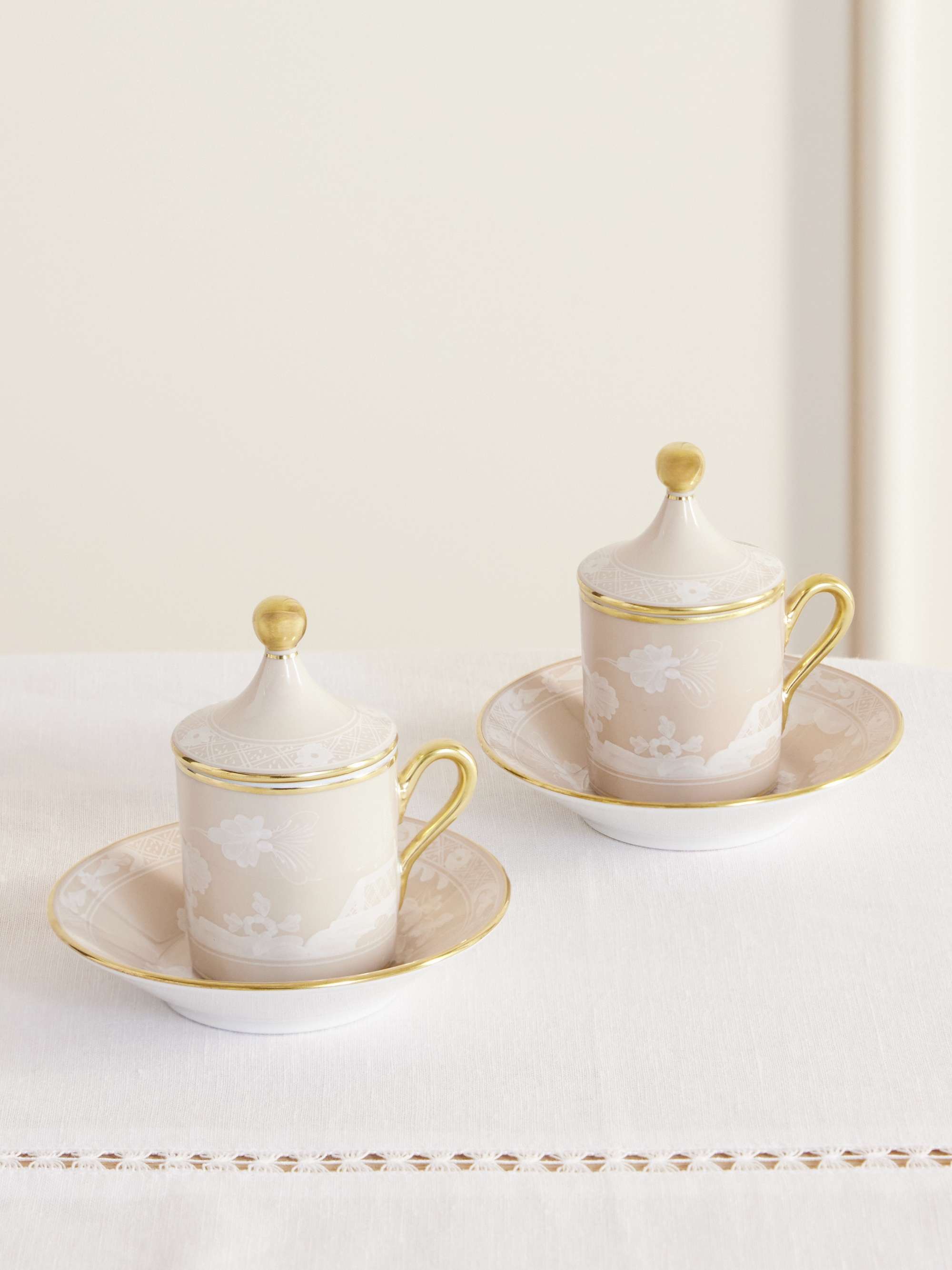 Oriente Italiano Set of Two Gold-Plated Porcelain Coffee Cups, Covers and Saucers