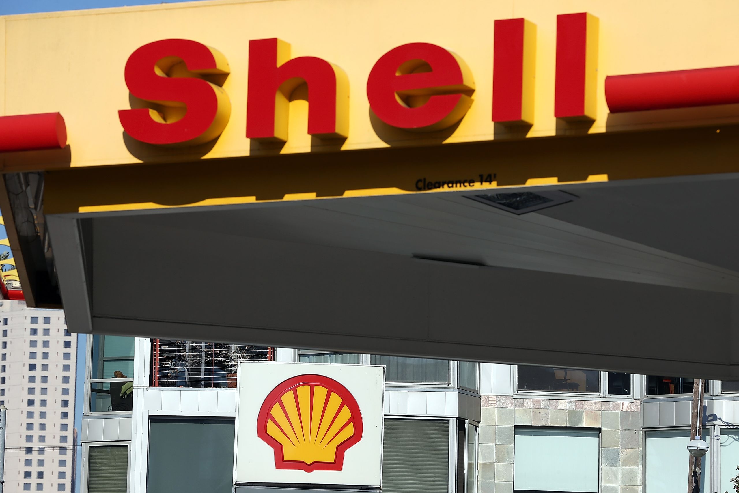 Shell is buying BG for $70 billion, creating world's largest liquified ...