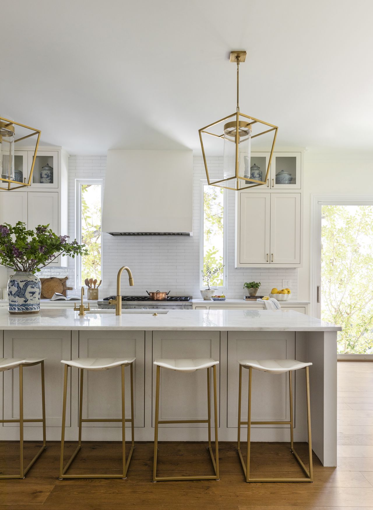 Should a kitchen island have seating? Experts' tips and warnings Homes & Gardens