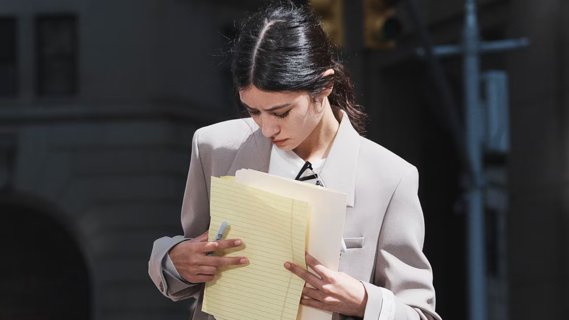 woman wearing an Aritzia blazer. 