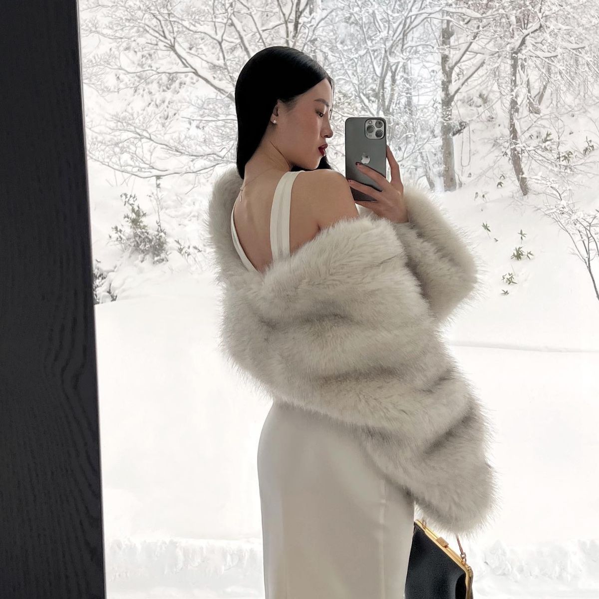 An Aesthetician Explains the Best Way to Shop for K-Beauty If You're Acne-Prone