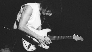  Jeff Beck performs at the Universal Amphitheatre in Los Angeles, California on April 17, 1999. 