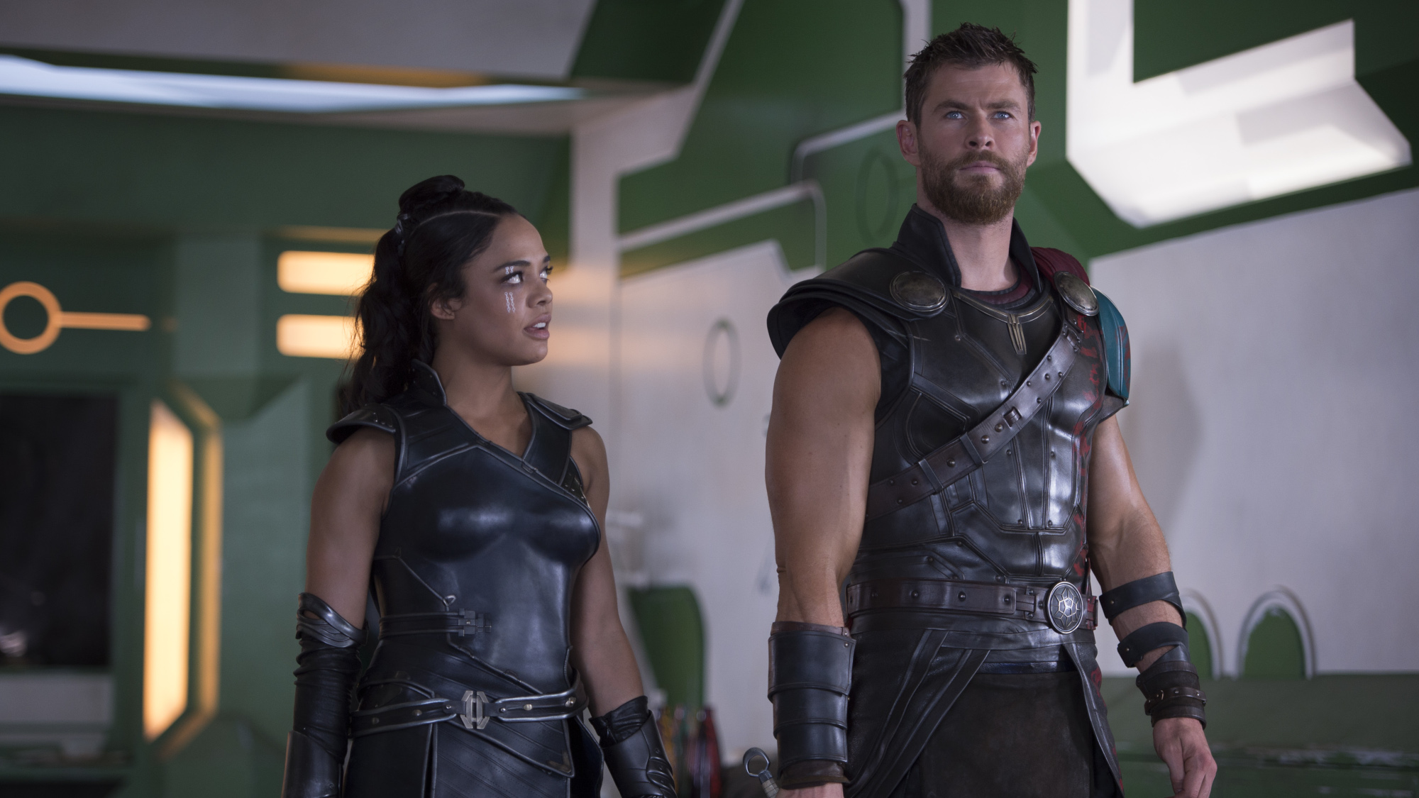 Valkyrie (Tessa Thompson) and Thor (Chris Hemsworth) talk in Thor: Ragnarok.