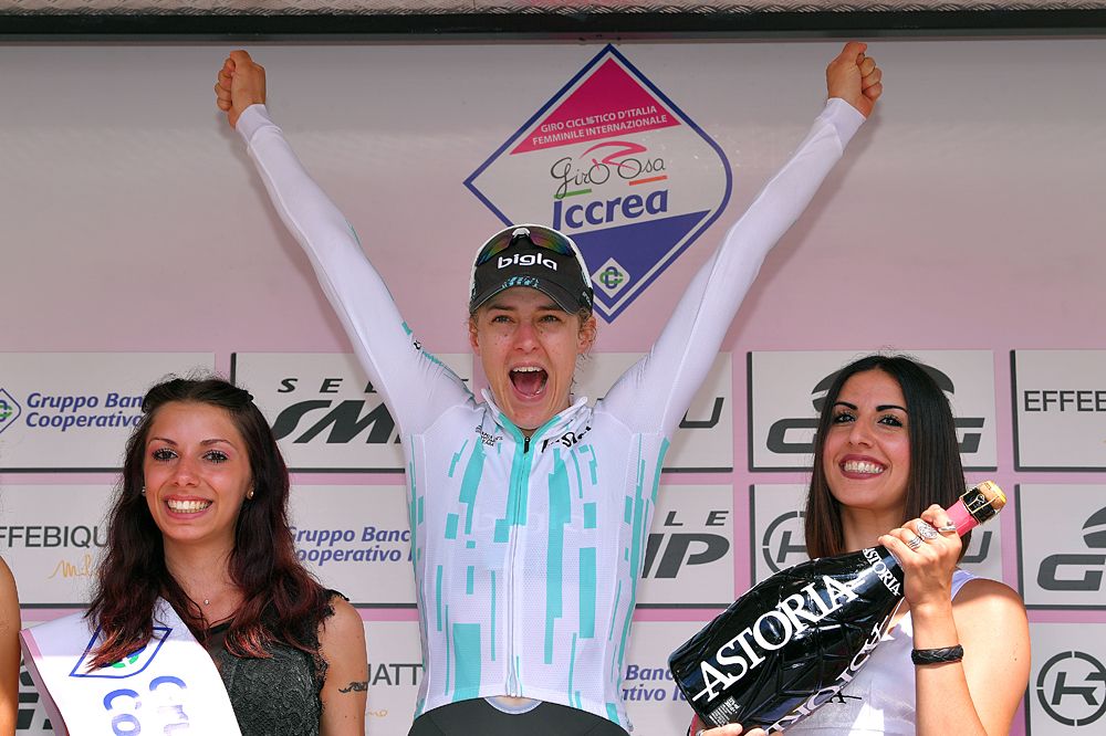 Elizabeth Banks (Bigla) wins stage 8 of the Giro Rosa
