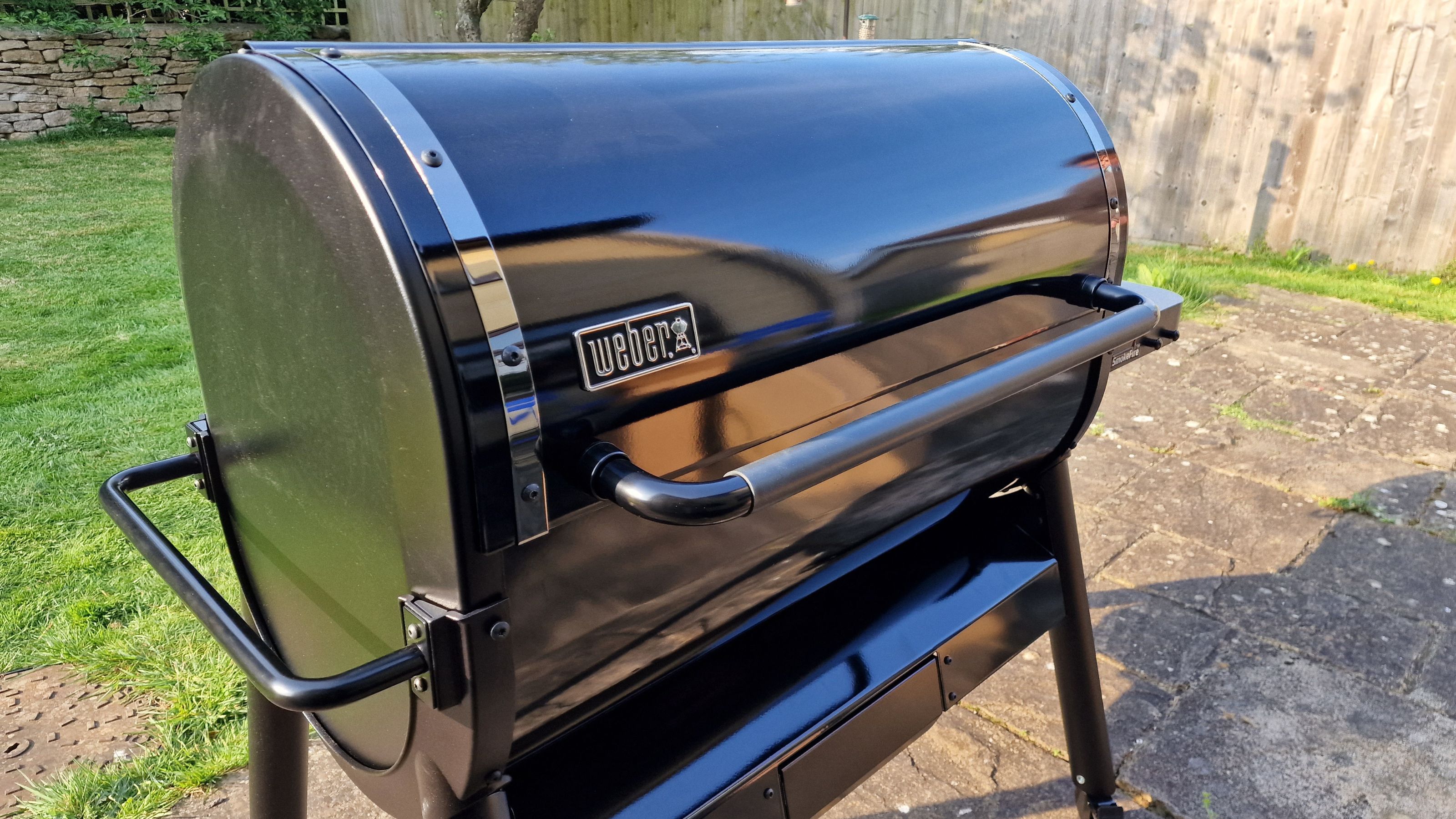 Weber SmokeFire EPX6 Grill STEALTH Edition review | Homes & Gardens