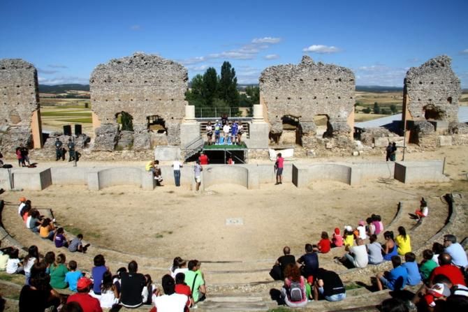 A Roman amphitheatre is a beautiful scenery for a podium, isn't it?